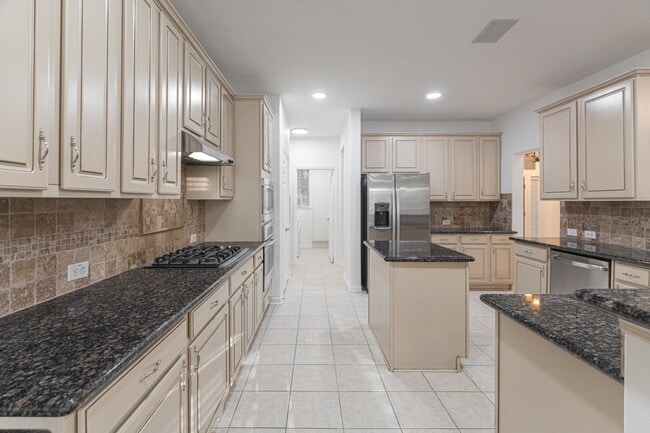 Building Photo - 22 Westwinds Cir