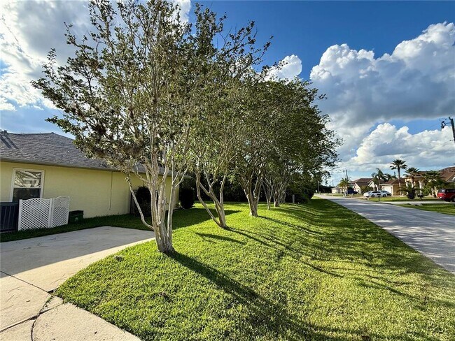 Building Photo - 31 Eastmoor Ln