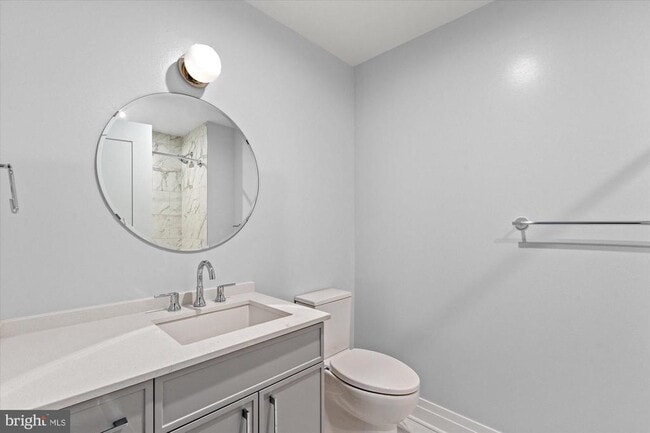 Building Photo - 811 N Columbus St