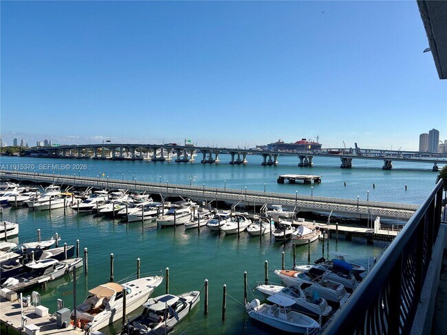 Building Photo - 555 NE 15th St