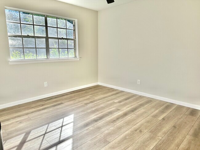 Building Photo - 7615 Long Meadow Ln