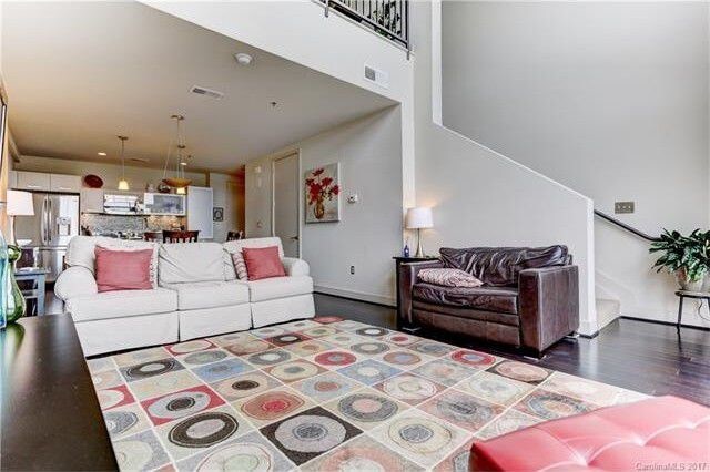 Building Photo - 1133 Metropolitan Ave