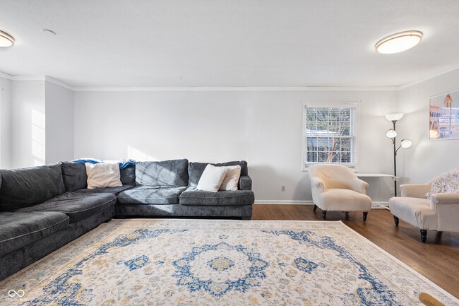 Building Photo - 1108 E 106th St