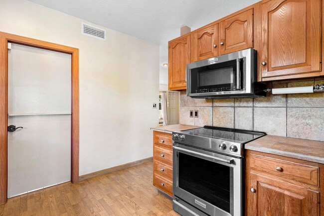 Building Photo - 2431 Key Largo Ln