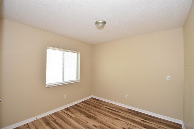 Building Photo - 27 Bunker View Dr