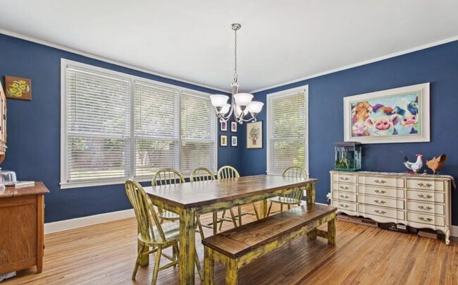 Building Photo - 1413 Augusta Ave