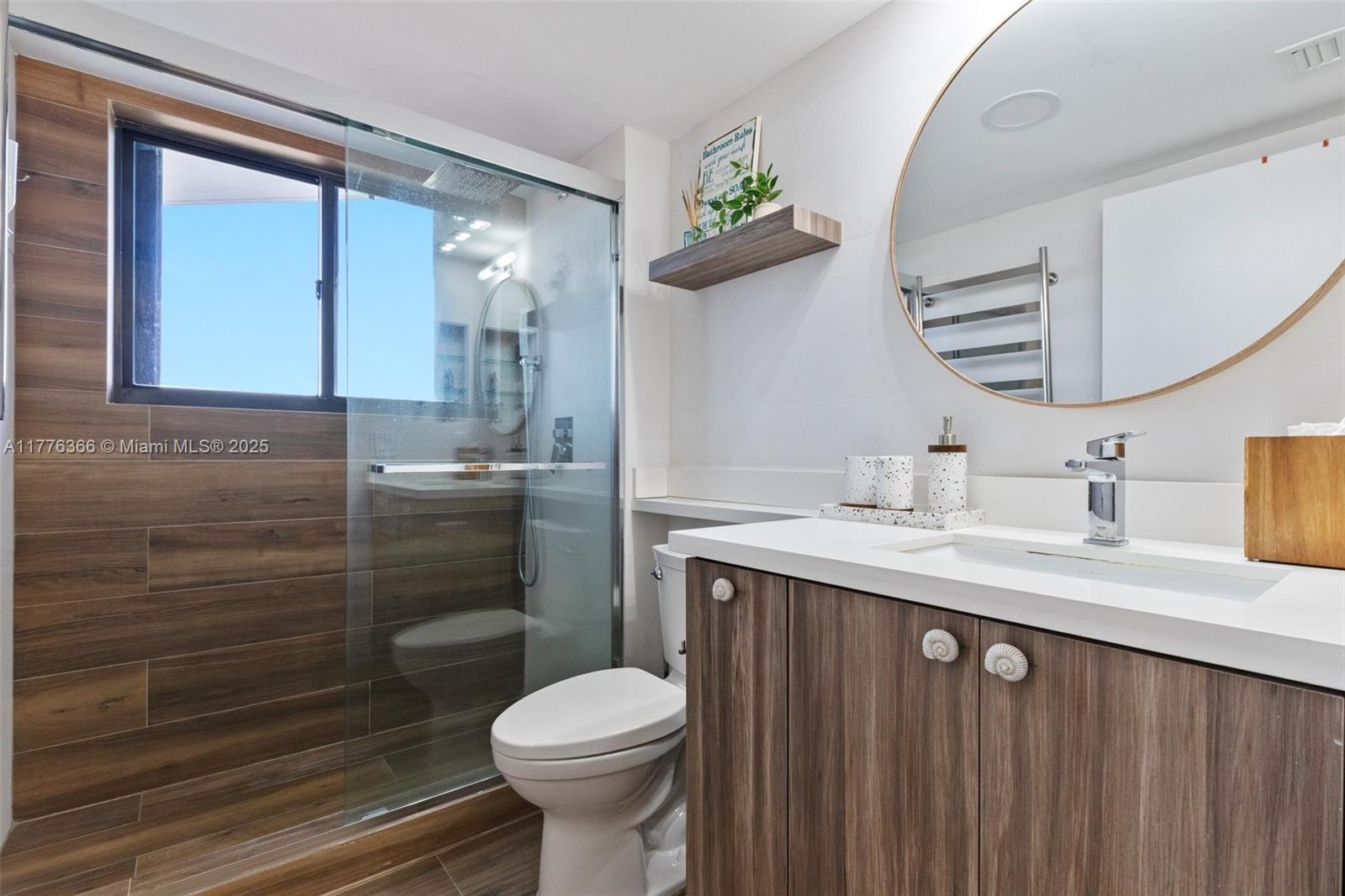 Building Photo - 3598 Yacht Club Dr