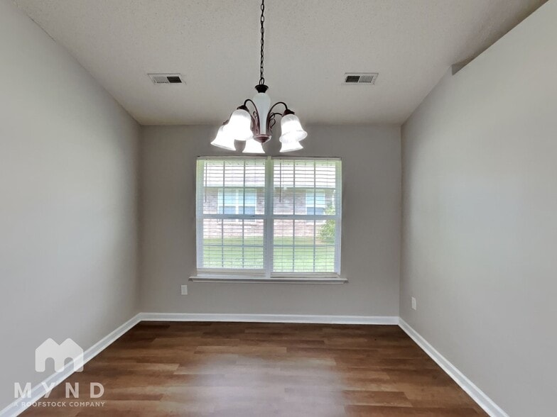 Building Photo - 2404 Slatemill Dr SW