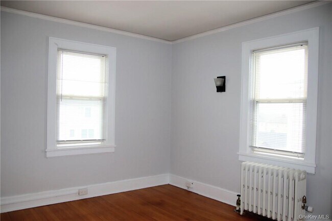 Building Photo - 204 Lakeview Ave