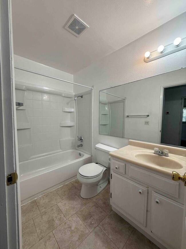 Building Photo - Elk Grove 3 Bed 2 Bath
