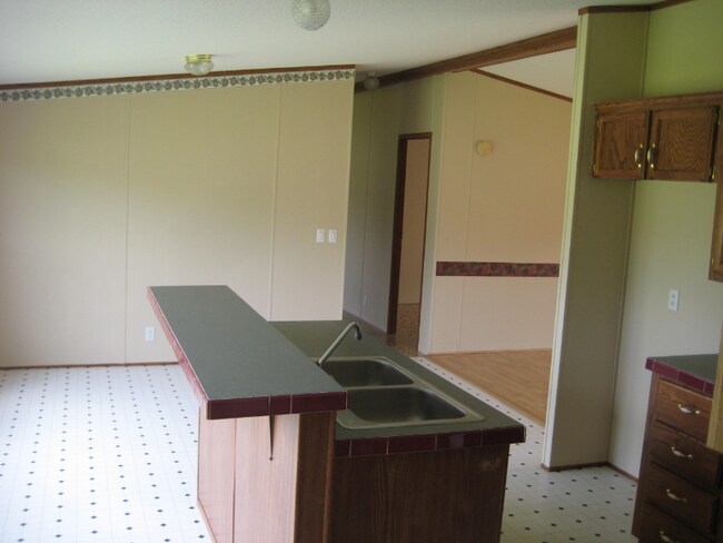 Building Photo - 124 Angie Dr