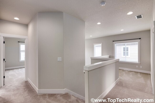 Building Photo - Lovely Beaverton Home 3BR, 2.5 BTH Great Location & A+Schools!