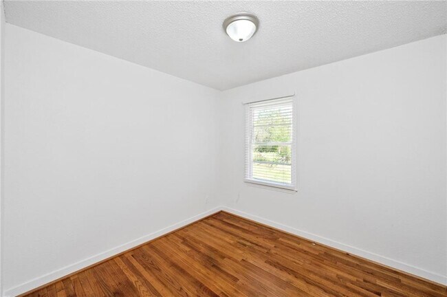 Building Photo - 522 Pine St