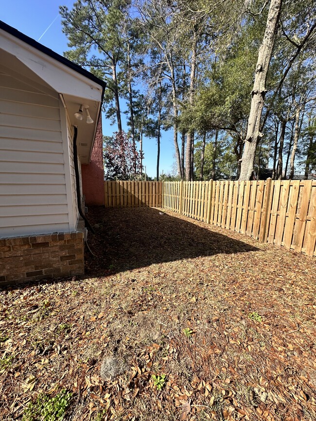 Building Photo - 38 Helmsman Ct