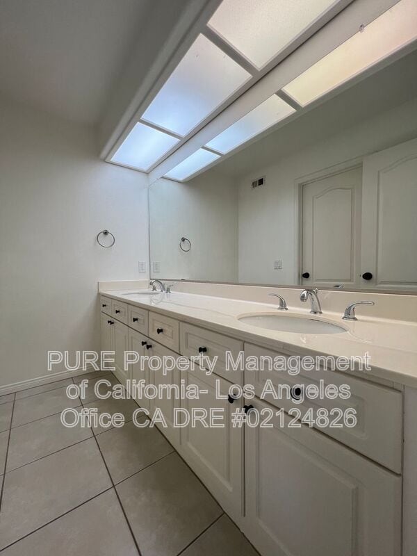 Building Photo - 2801 Sepulveda Blvd