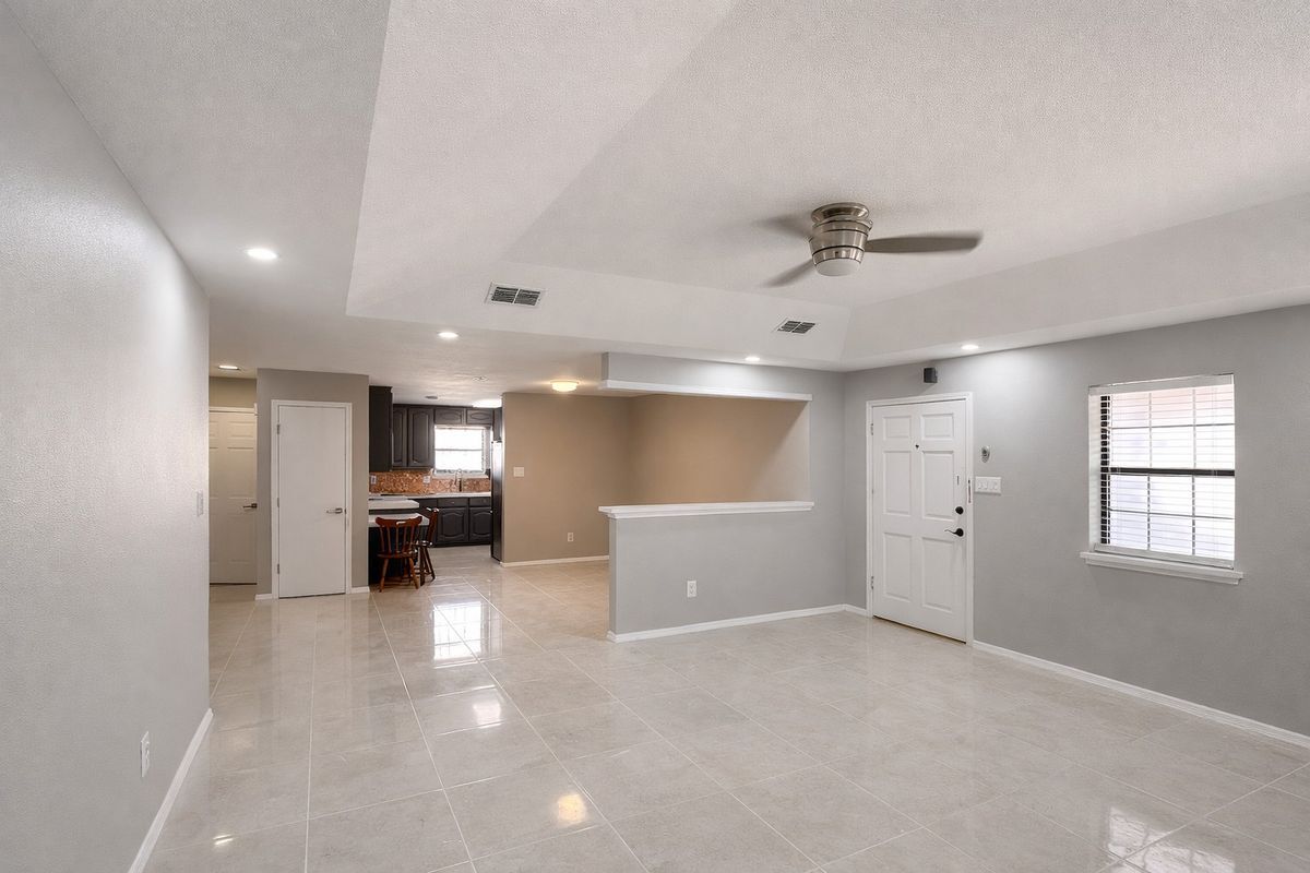 Building Photo - 2401 S Jackson Rd