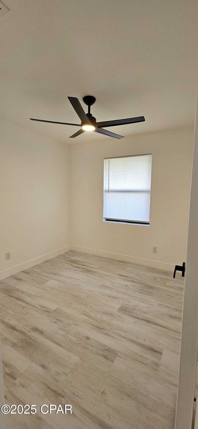 Building Photo - 137 Santee Dr