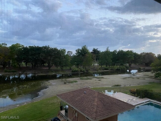Building Photo - 4912 Tamiami Trl E