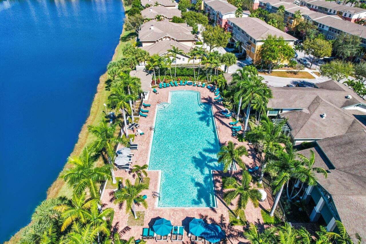 Building Photo - 880 Millbrae Ct