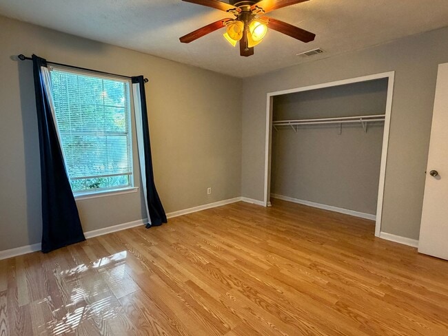 Building Photo - 6 Quail Forest Dr