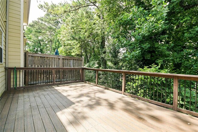 Building Photo - 1299 Linden Ct