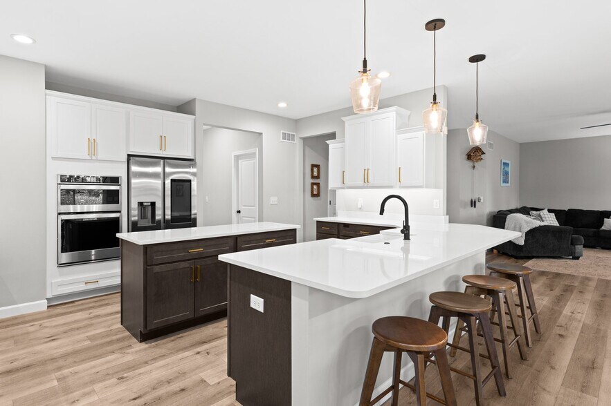 Building Photo - 748 Seagate Dr