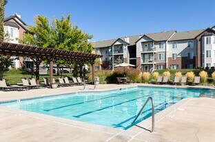 Building Photo - Sterling Pointe Apartments