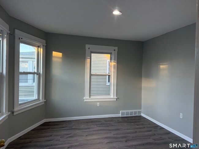 Building Photo - 276 Orchard St