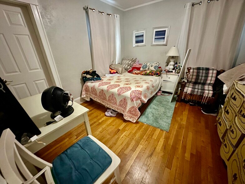 Building Photo - 62 Litchfield St