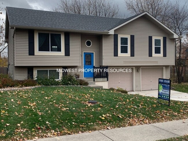 Building Photo - 719 S Park Dr