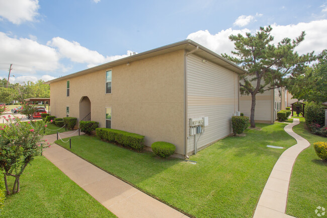 Building Photo - Pecan Grove - Studio