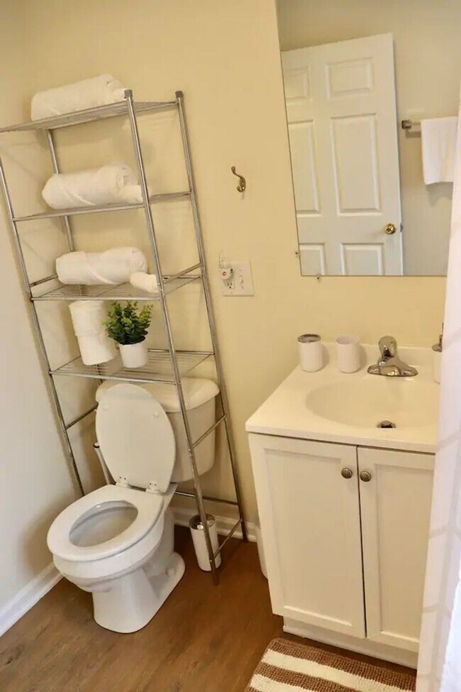 Building Photo - 1600-1602-1602 N Jackson St