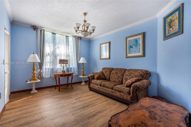 Building Photo - 19601 E Country Club Dr