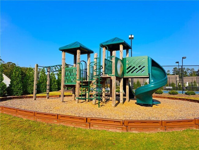 Building Photo - 3329 Long Creek Dr