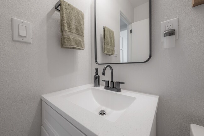 Building Photo - 2400 34th Ave N