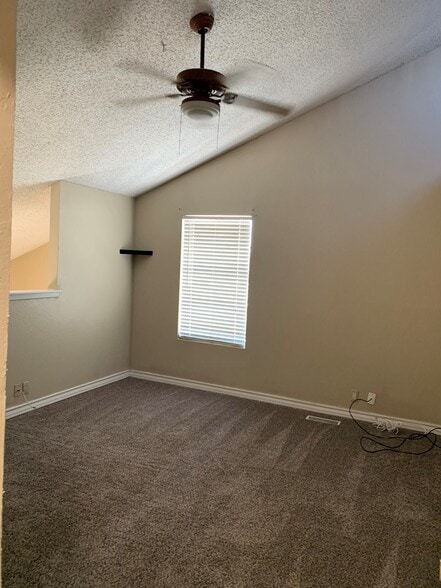 Building Photo - 2230 E 52nd St