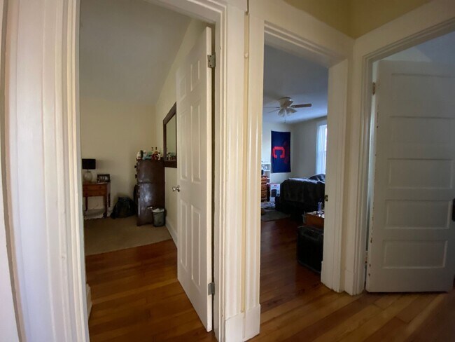 Building Photo - NT 407 Warner St NT