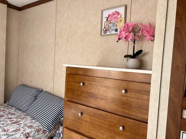 Building Photo - 8429 SE 68th Ct