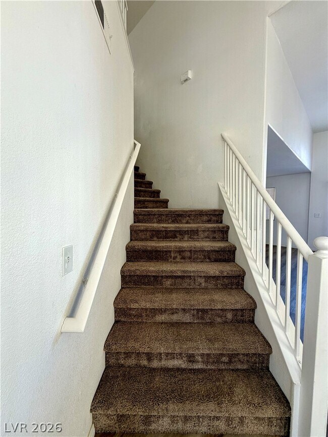 Building Photo - 846 Zinnia Cir