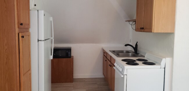 Building Photo - 26481 Crystal Rd