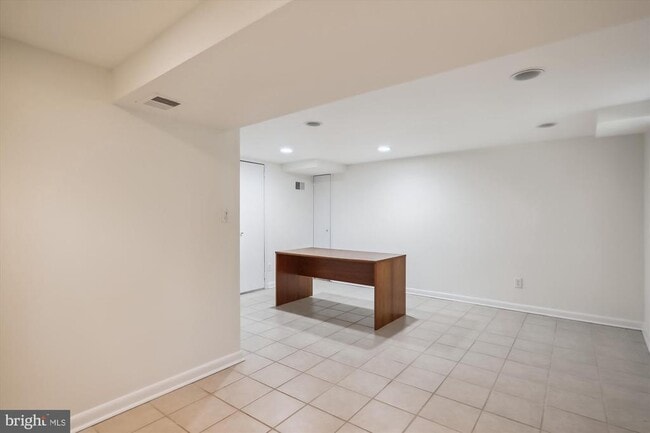 Building Photo - 6518 Wilmett Rd