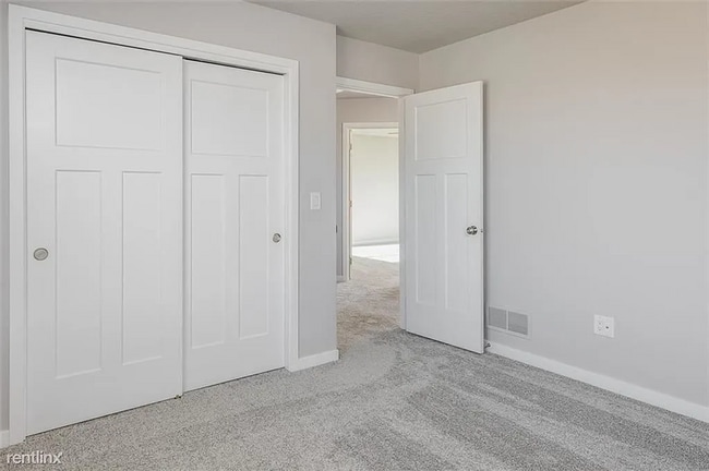 Building Photo - Great 3 Bedroom Single-Family Home in Urba...