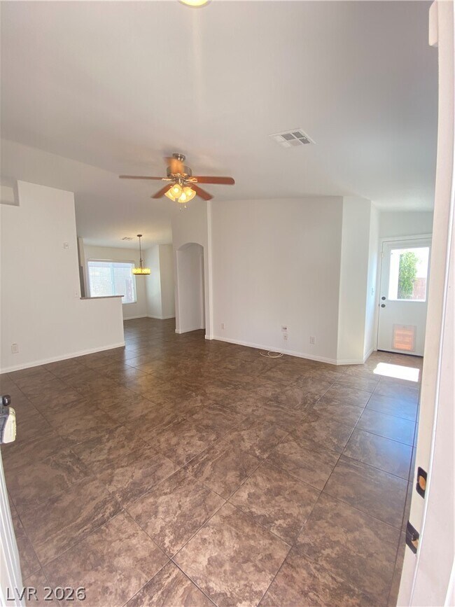 Building Photo - 2311 Silver Crew Pass