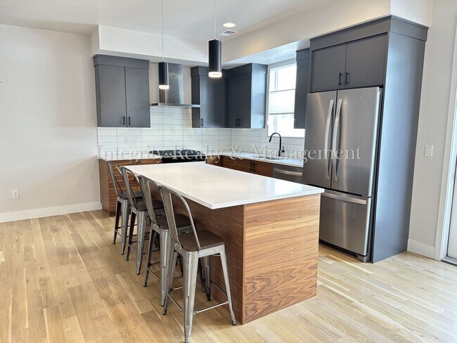 Building Photo - 2939 W 23rd Ave