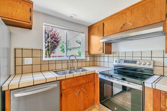 Building Photo - Move-In Ready Cambrian Gem – New Appliance...