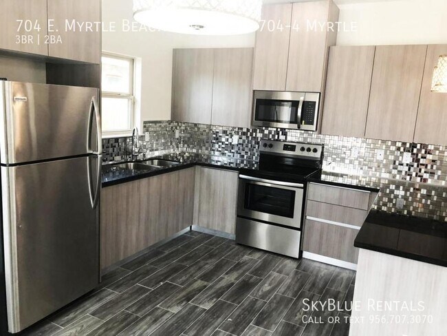 Building Photo - 704 E Myrtle Beach Ave