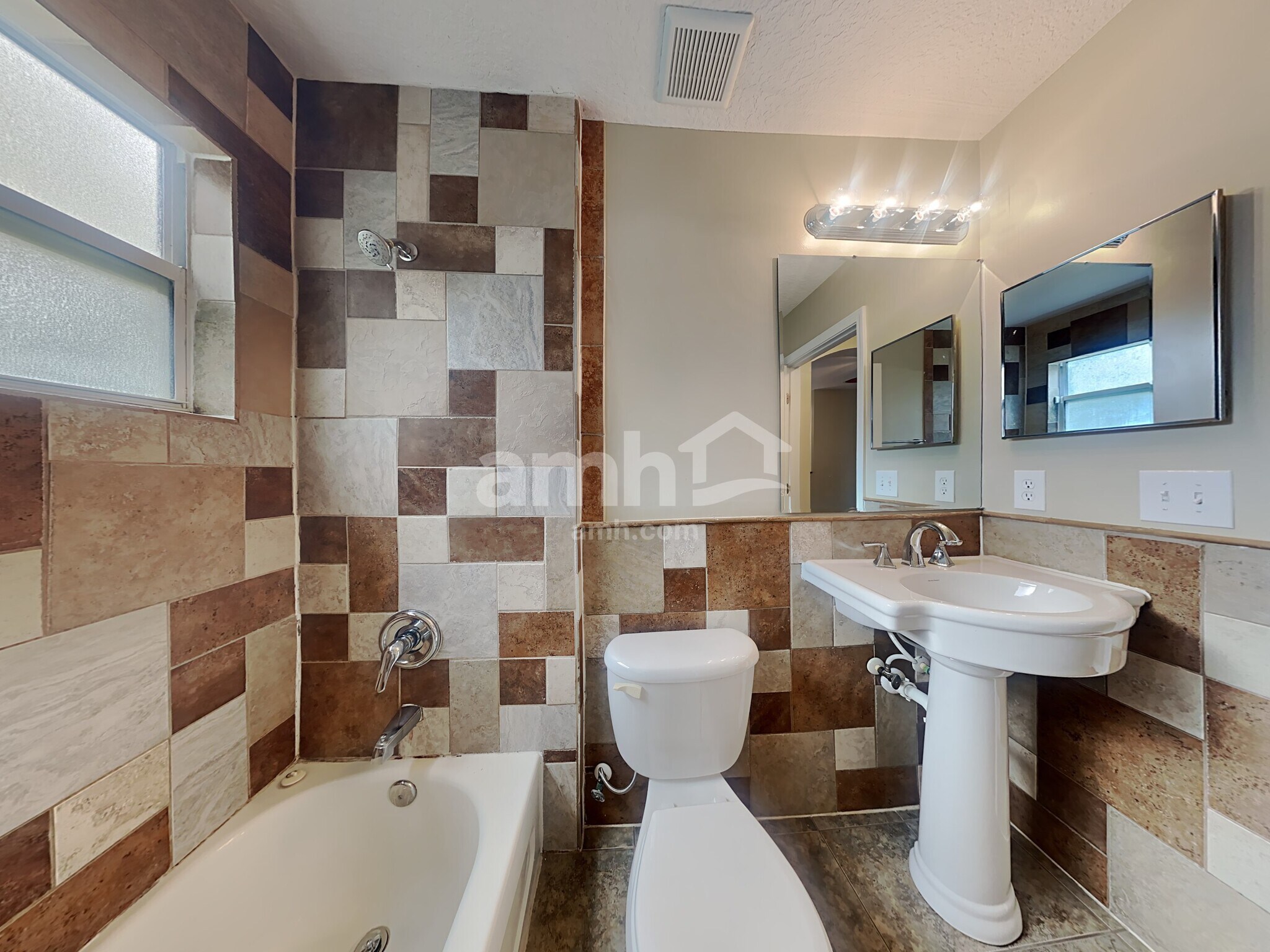 Building Photo - 13839 Fish Eagle Dr W