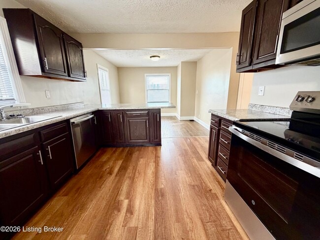 Building Photo - 5531 Minor Ln