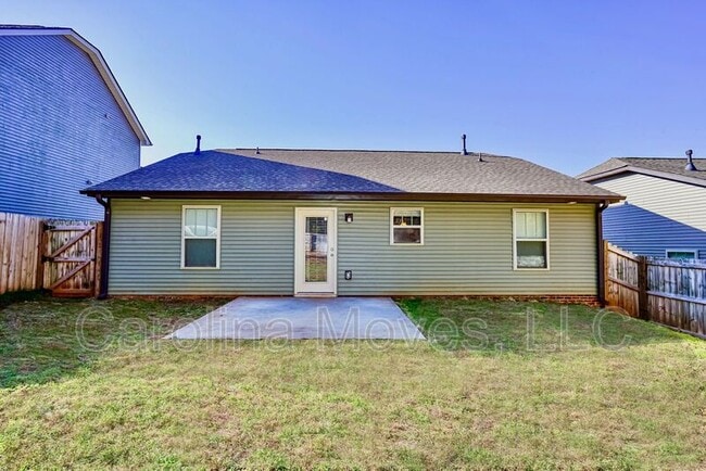 Building Photo - 352 Greymark Ln