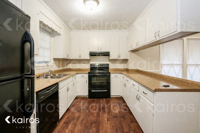 Building Photo - 340 Carterhill Dr